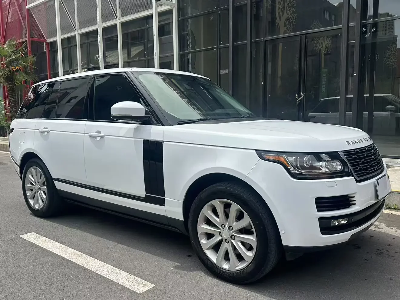 Land Rover range rover