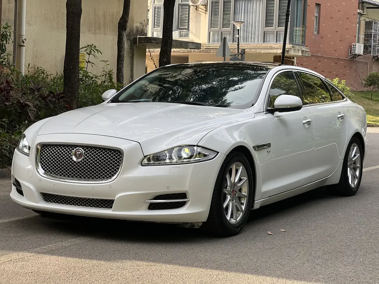 Jaguar XJ  из Китая
