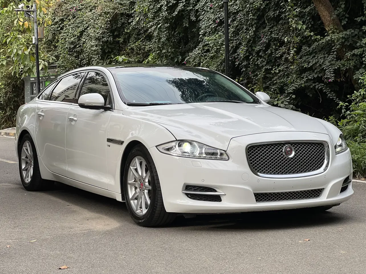 Jaguar XJ  из Китая