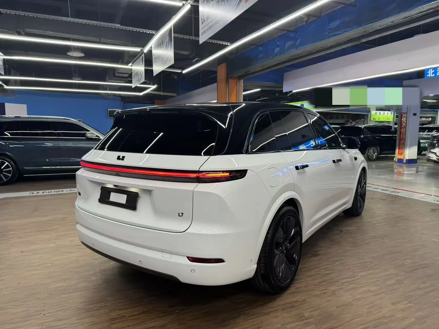 Lixiang L7