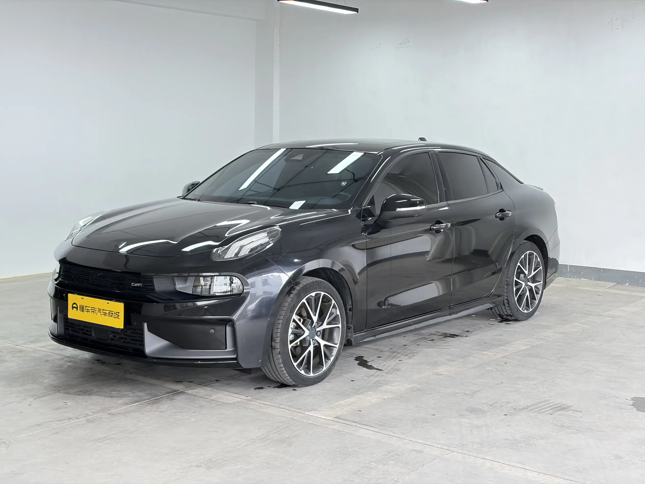 Lynk & Co 03