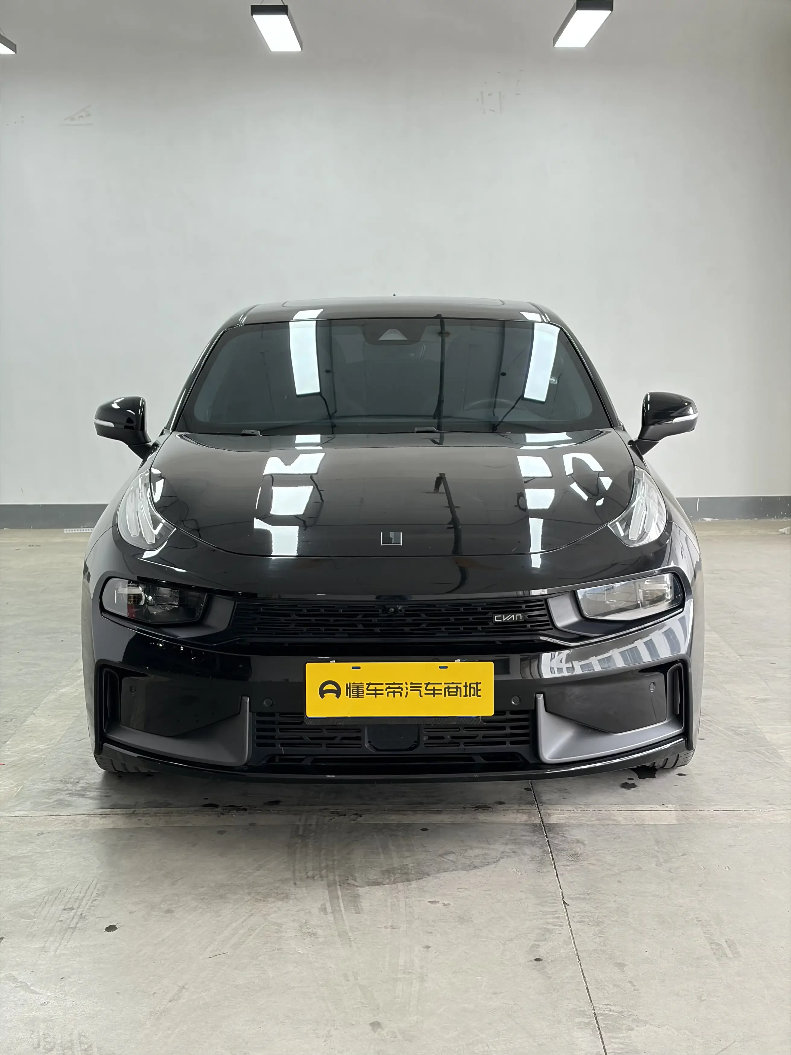 Lynk & Co 03