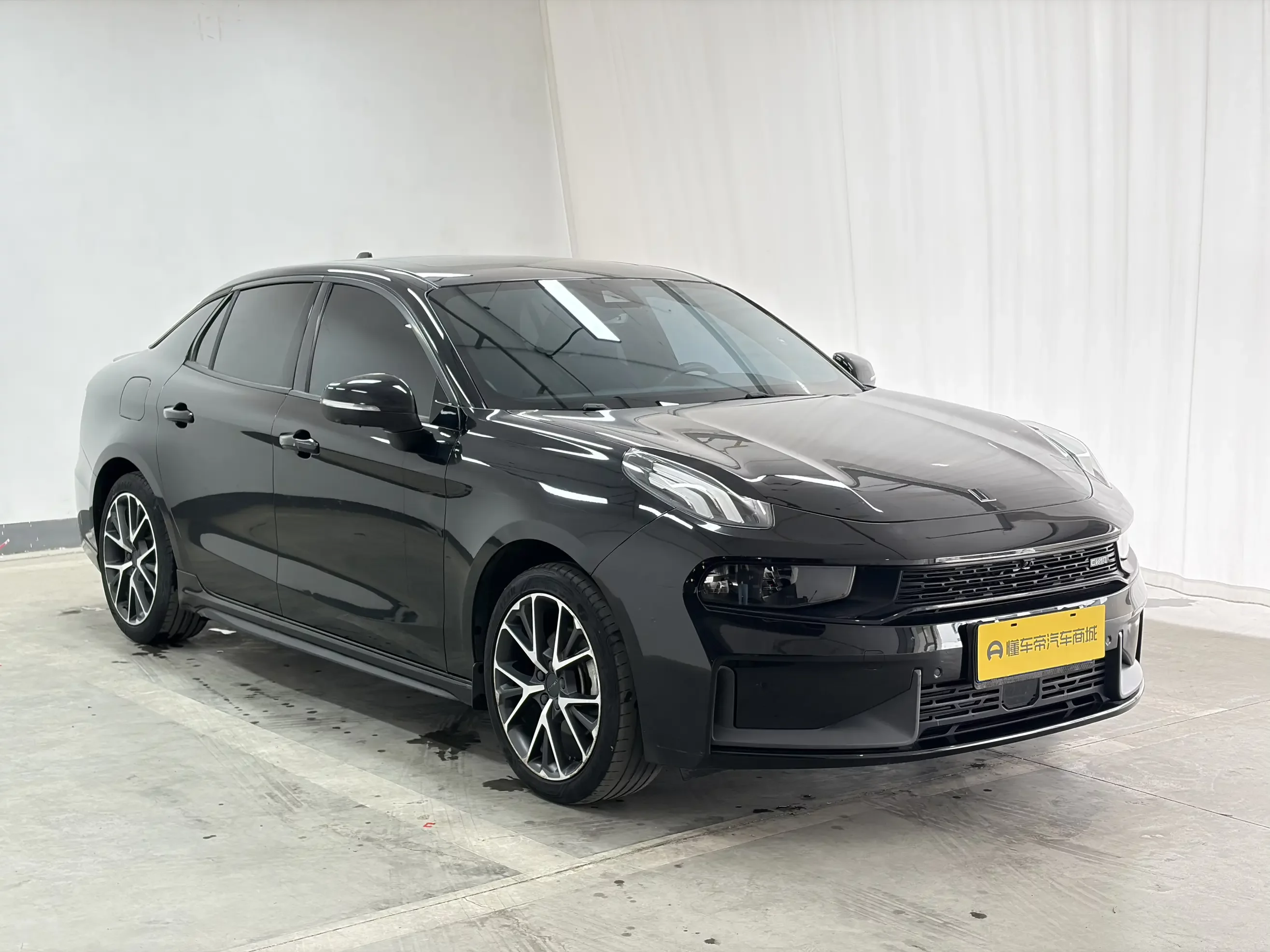 Lynk & Co 03