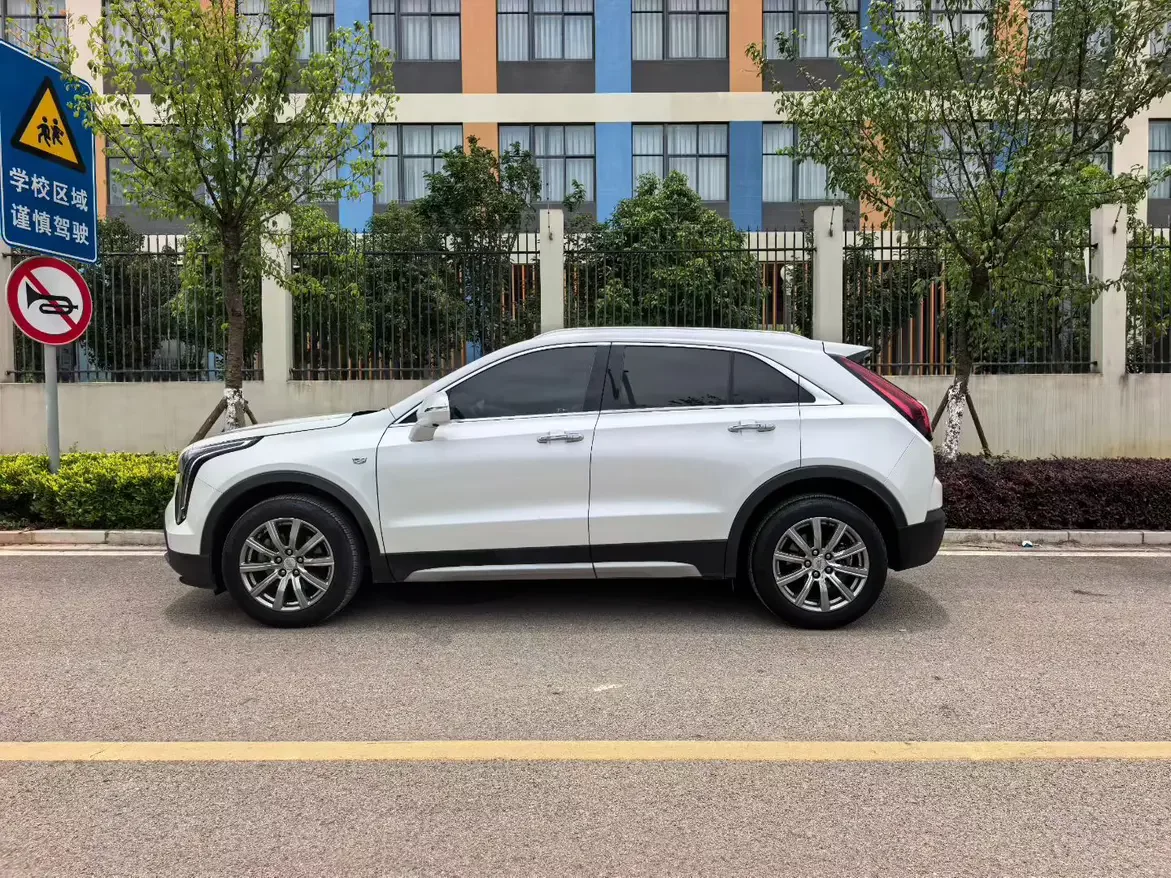 Cadillac XT4