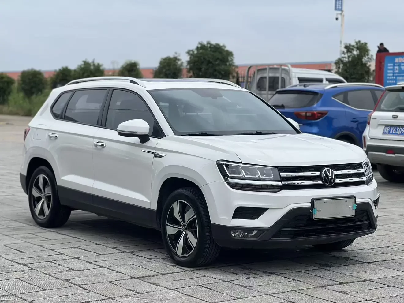 Volkswagen Tharu