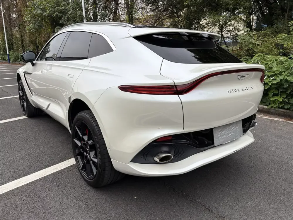 Aston Martin DBX