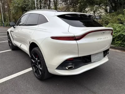 Aston Martin DBX