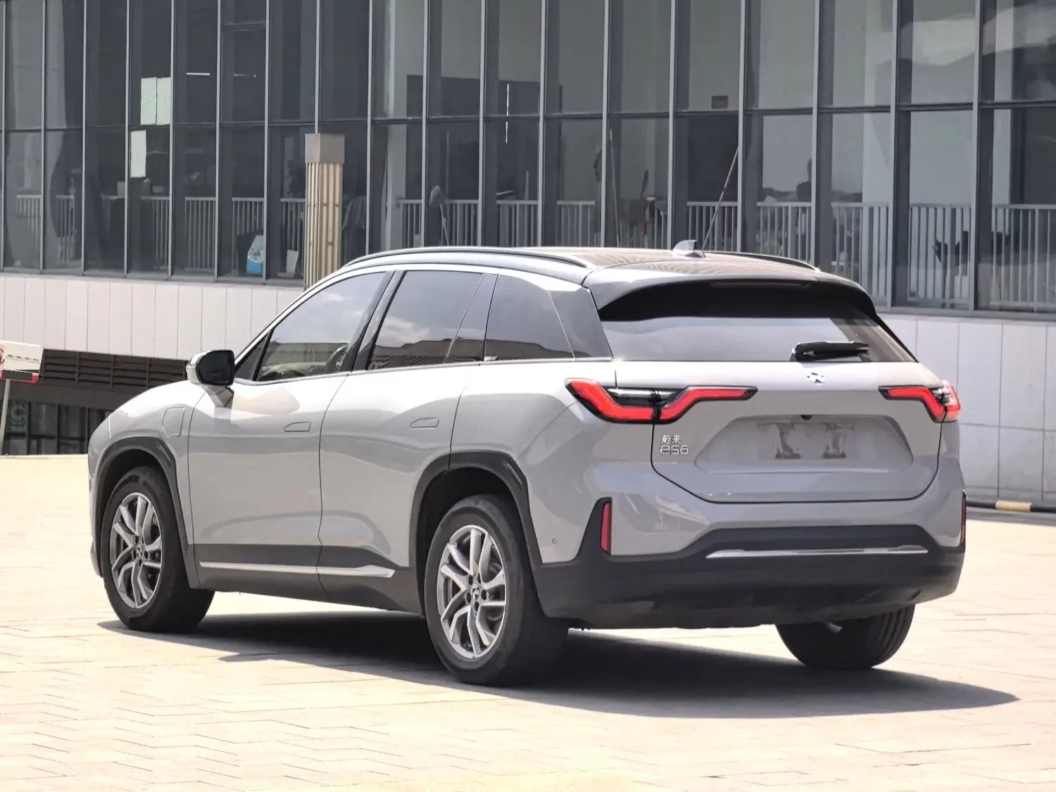 NIO ES6