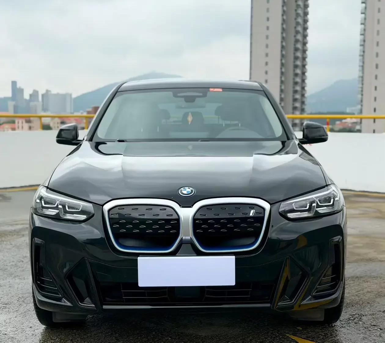 BMW iX3  из Китая