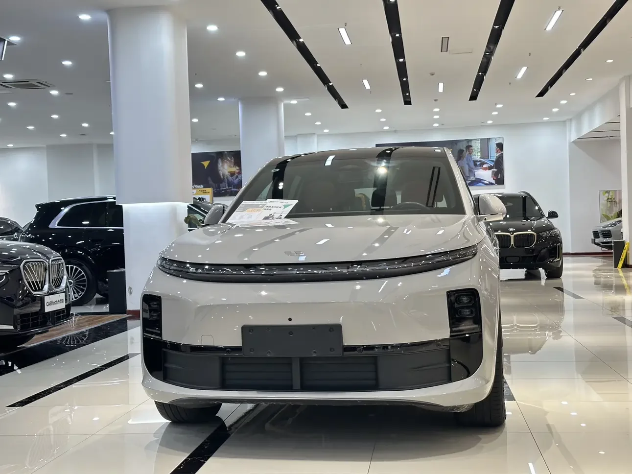 Li L6 (Ideal L6)  из Китая