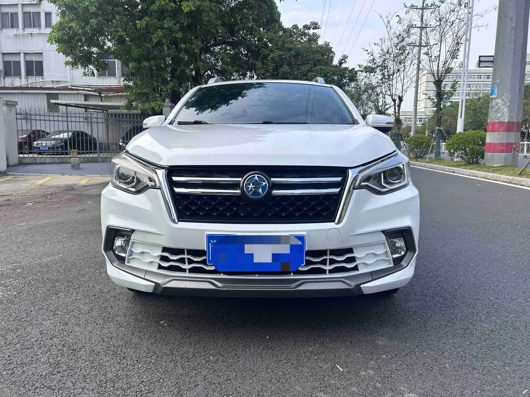 Kai Chen Venucia T70