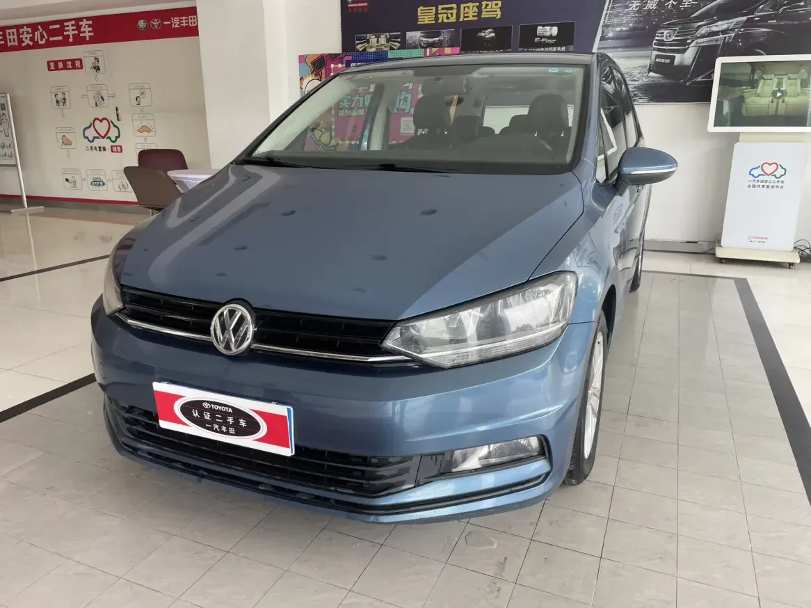 Volkswagen Touran L  из Китая