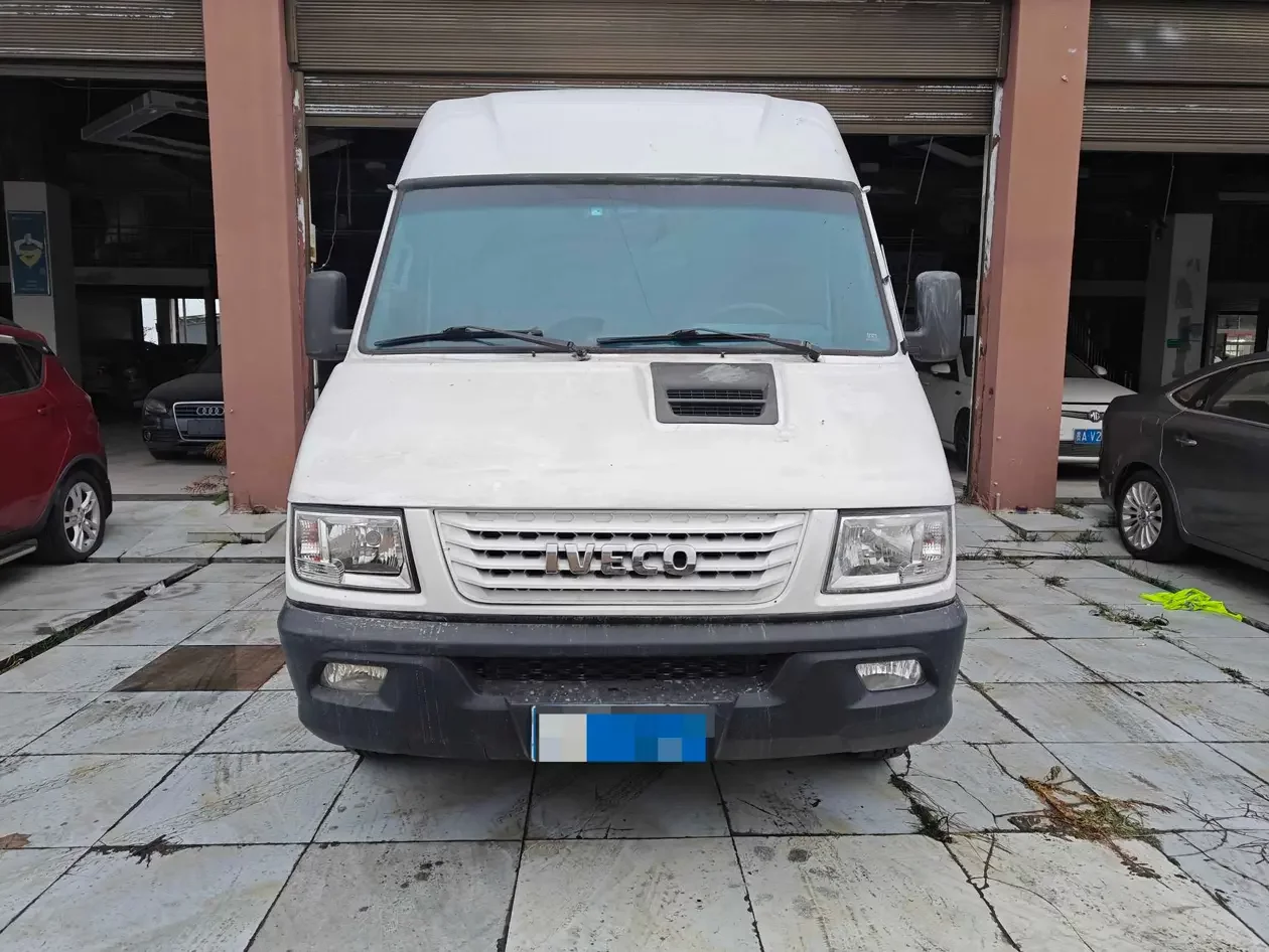 Iveco proud