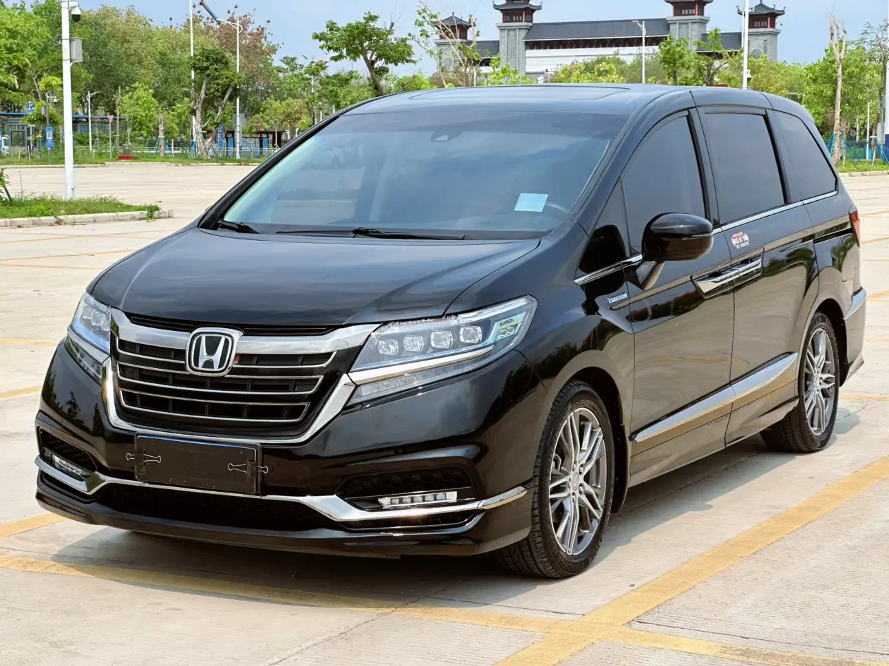 Honda Elysion (Alison)  из Китая