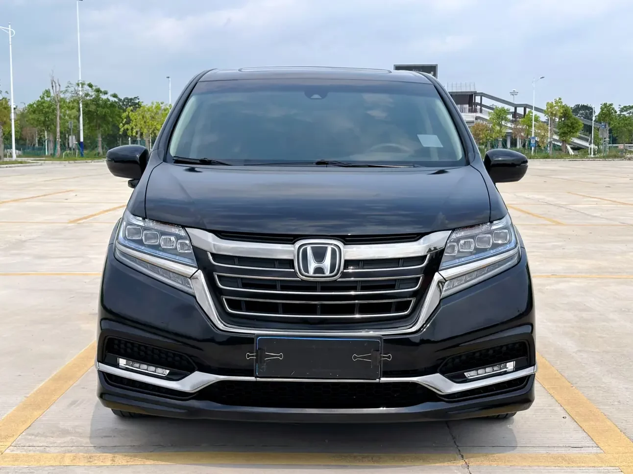 Honda Elysion (Alison)  из Китая