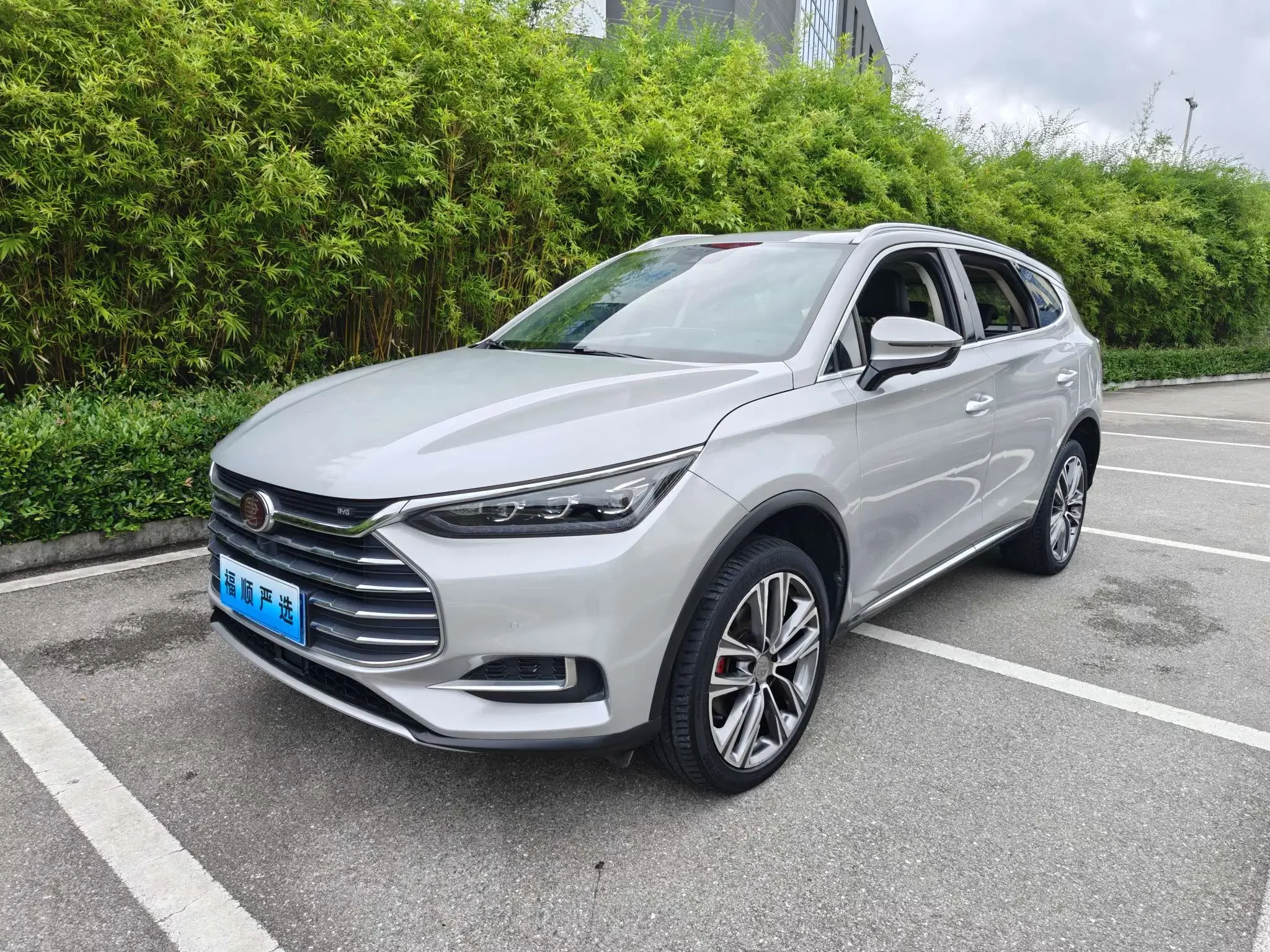 BYD Tang  из Китая