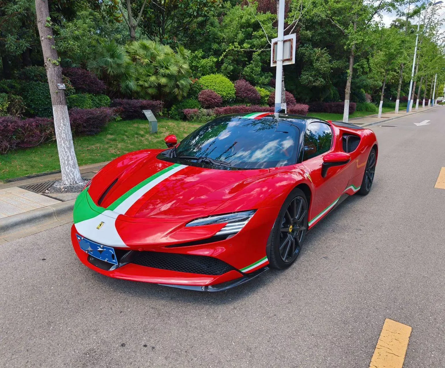 Ferrari SF90