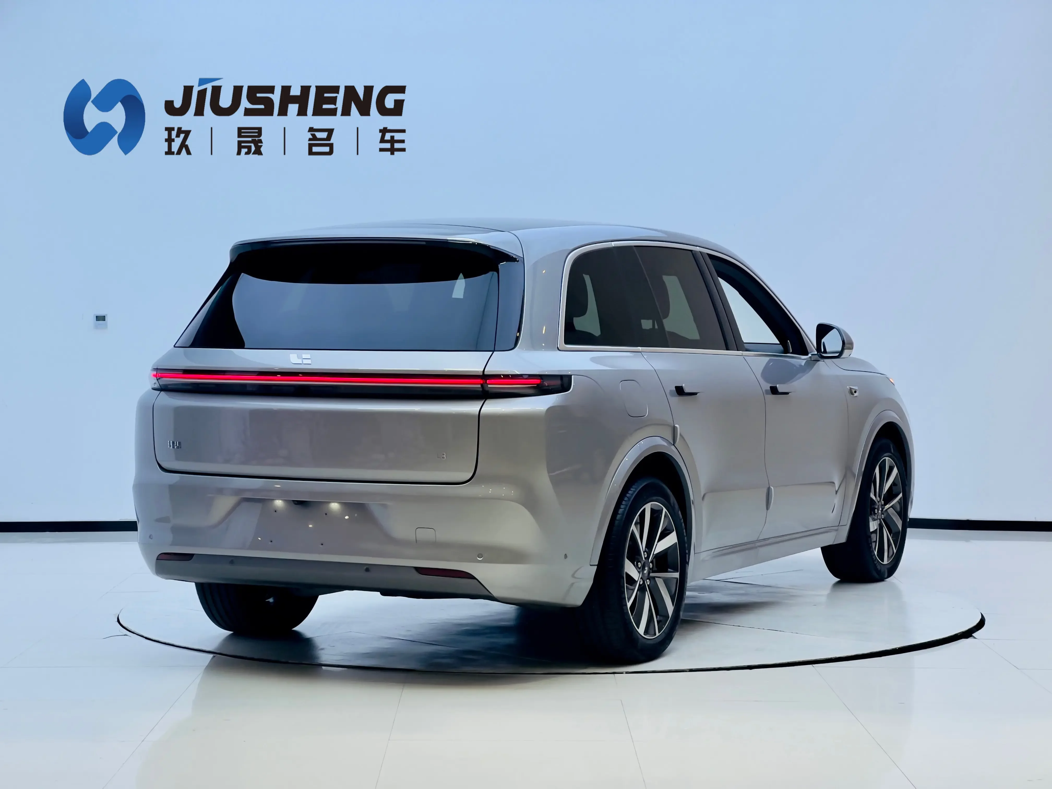 Lixiang L8