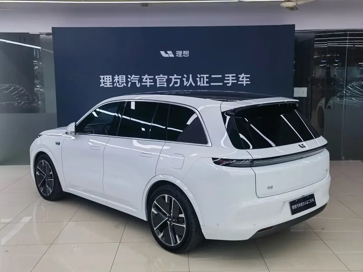 Lixiang L8