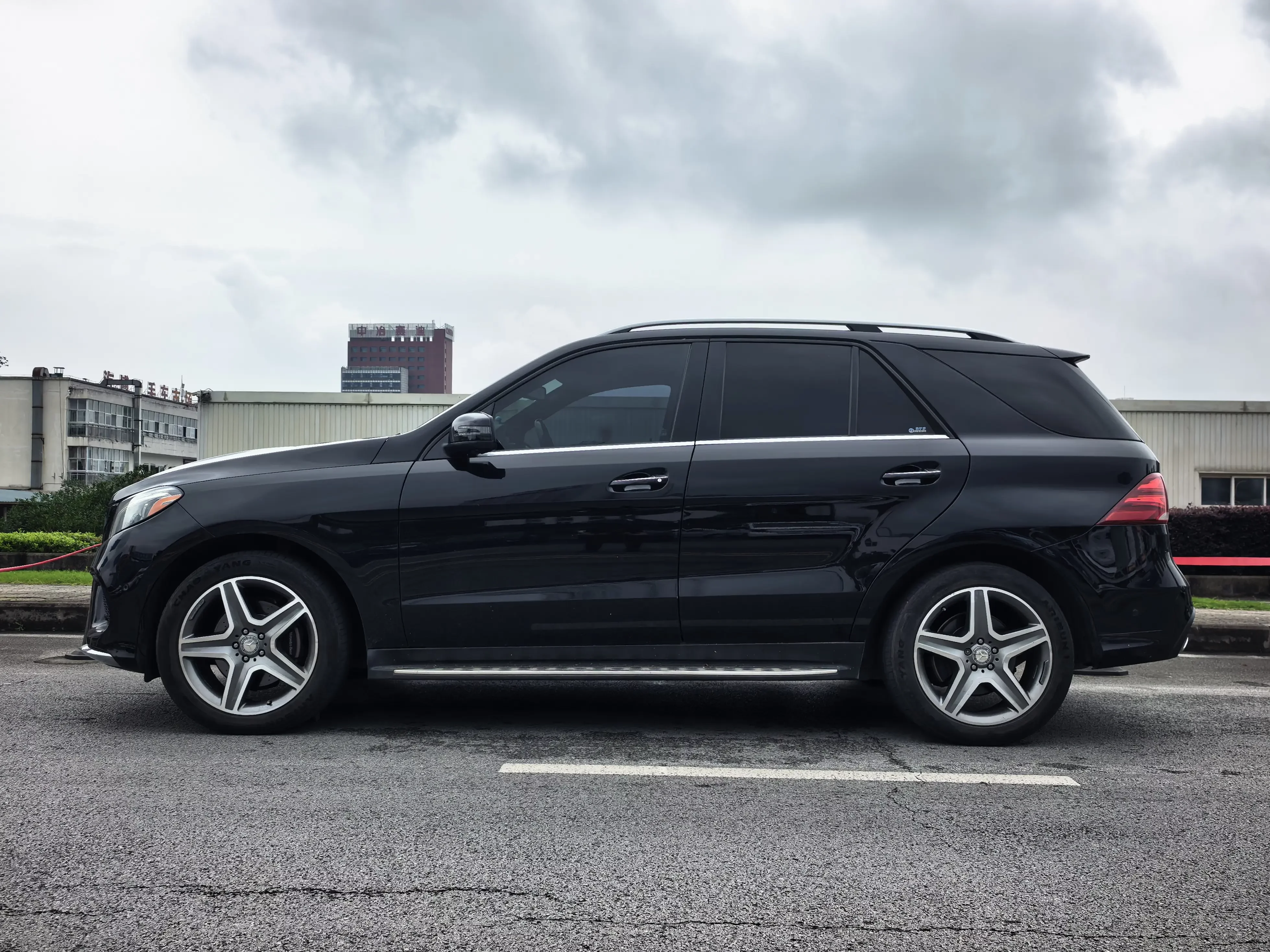 Mercedes-Benz GLE (Imported)