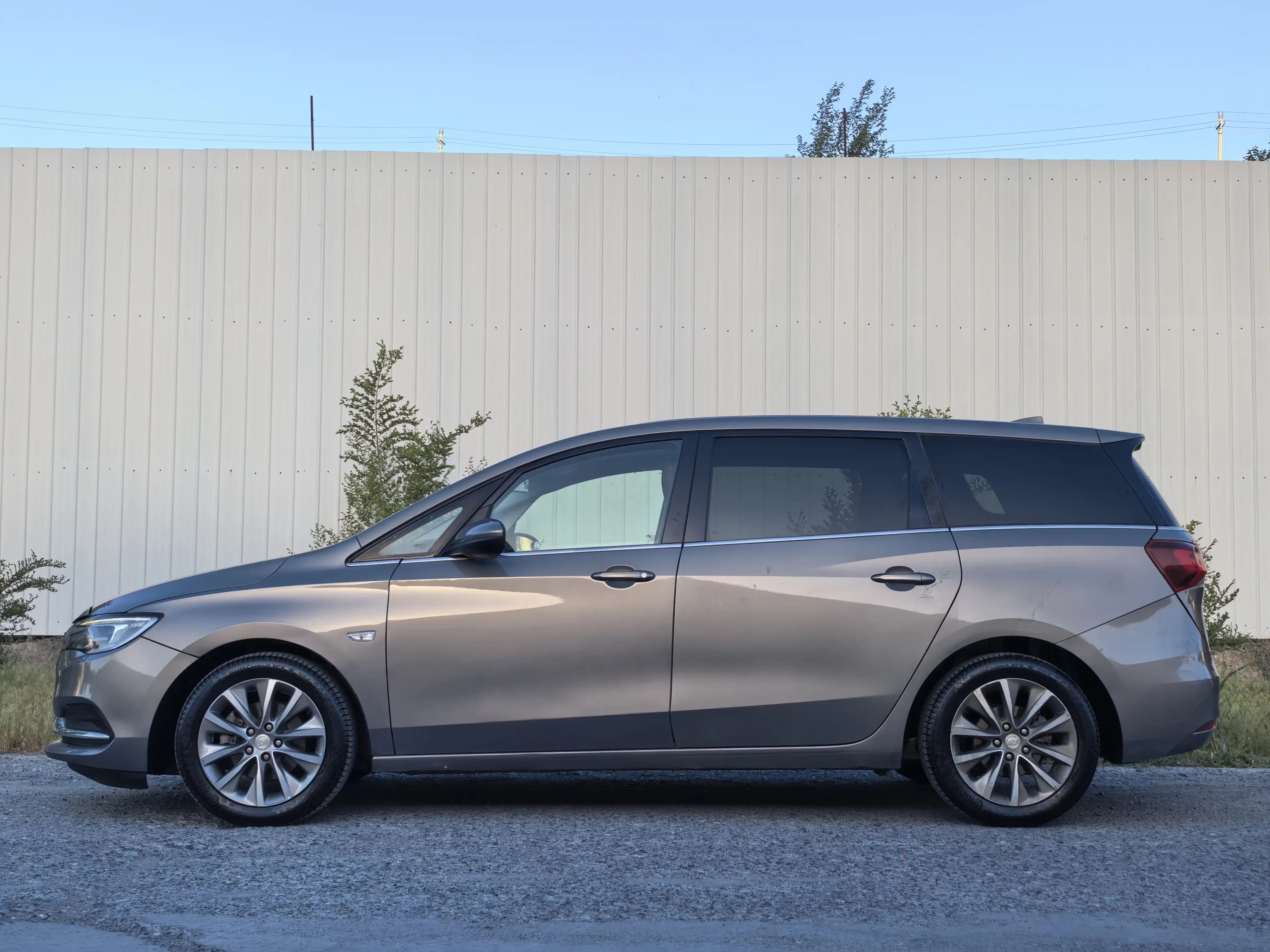 Buick GL6