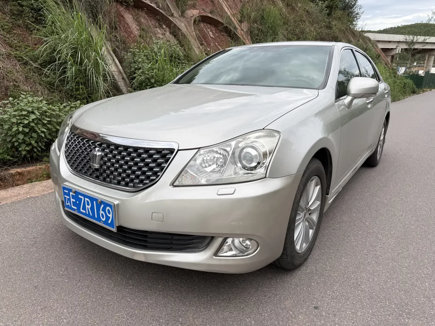 Toyota crown