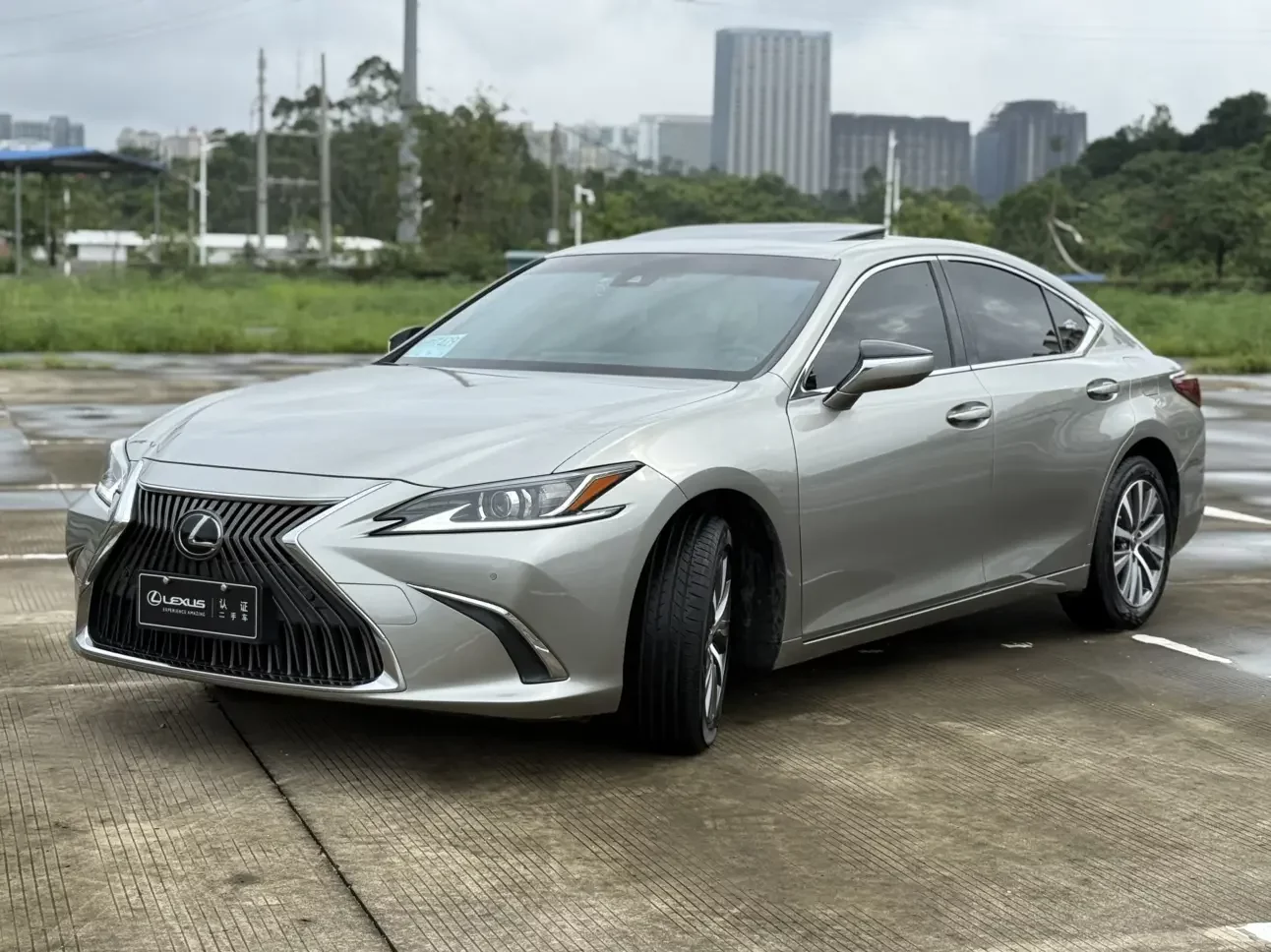 Lexus ES