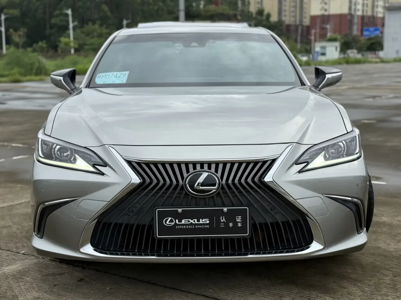 Lexus ES