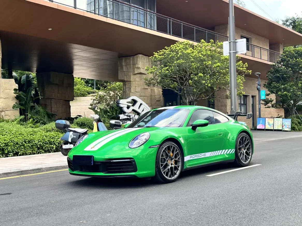 Porsche 911