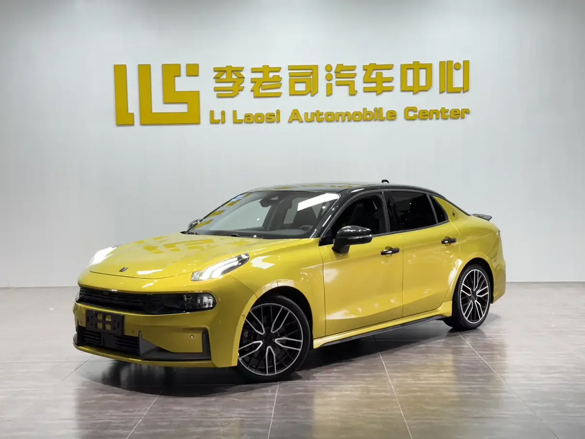 Lynk & Co 03