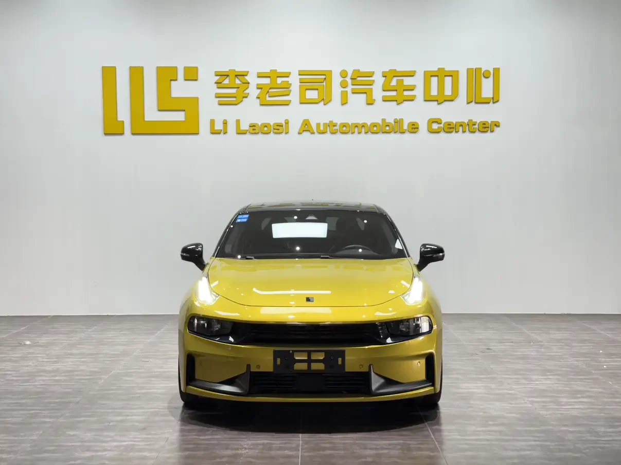 Lynk & Co 03