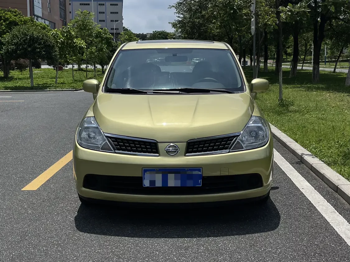 Nissan Tiida