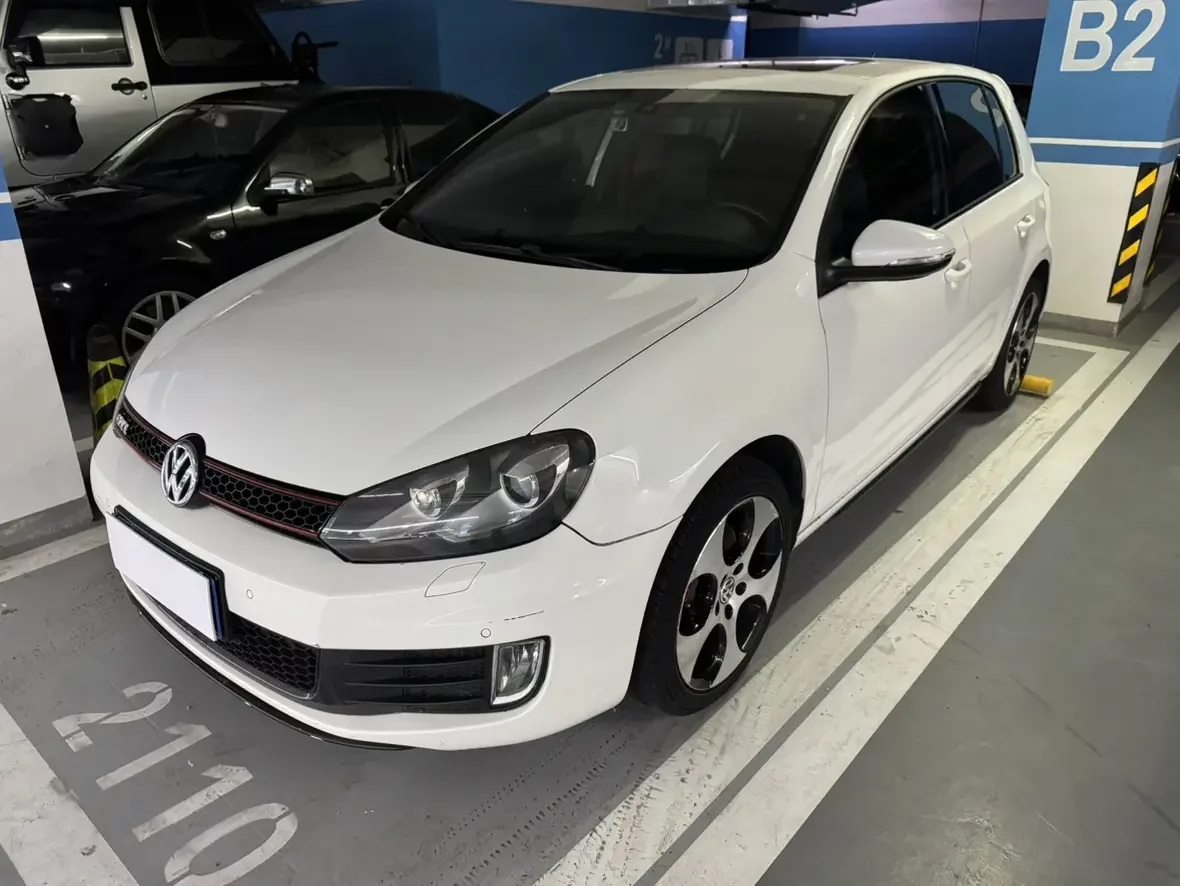 Volkswagen Golf GTI
