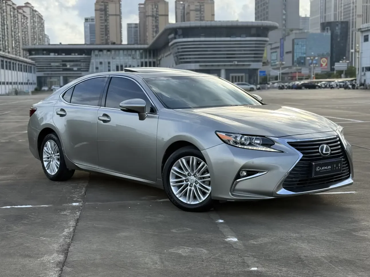 Lexus ES