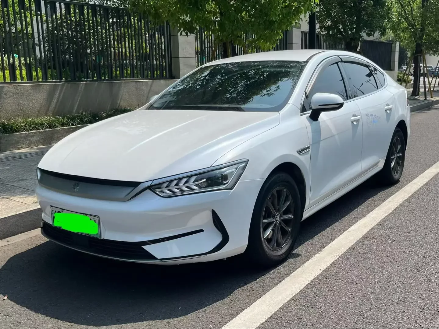 BYD Qin PLUS EV  из Китая