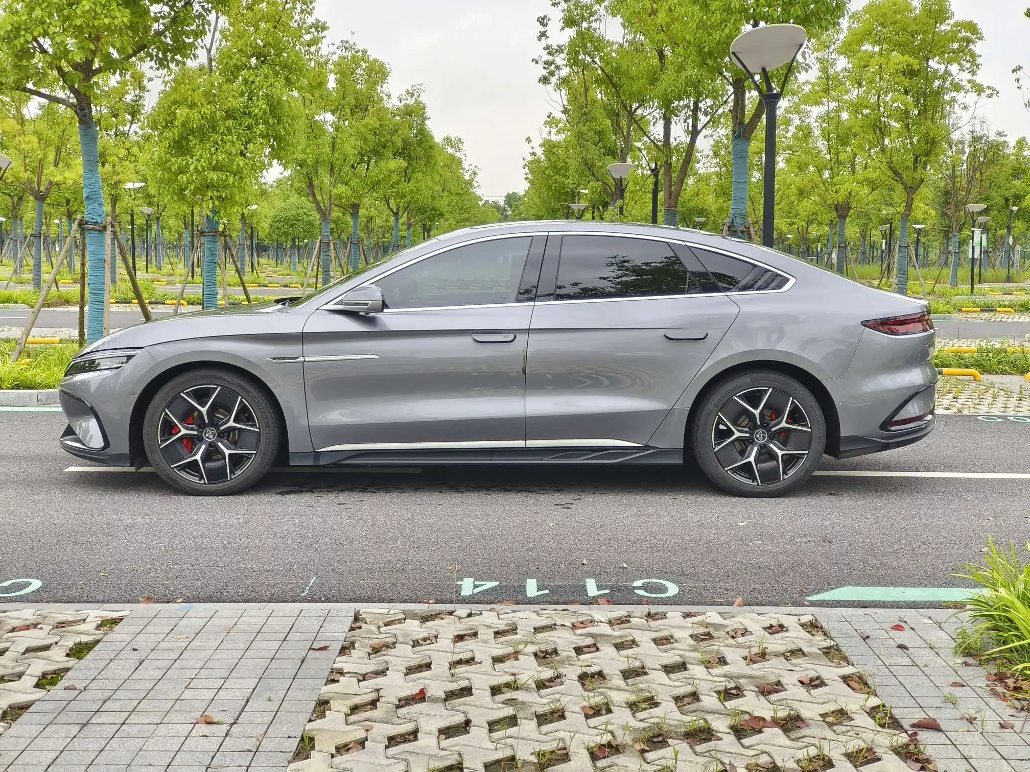 BYD Han EV