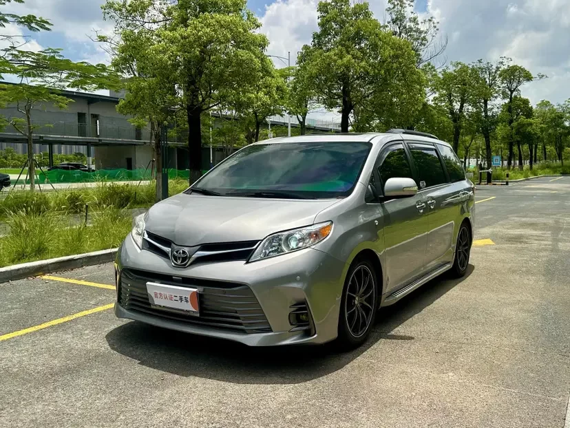 Toyota Sienna  из Китая
