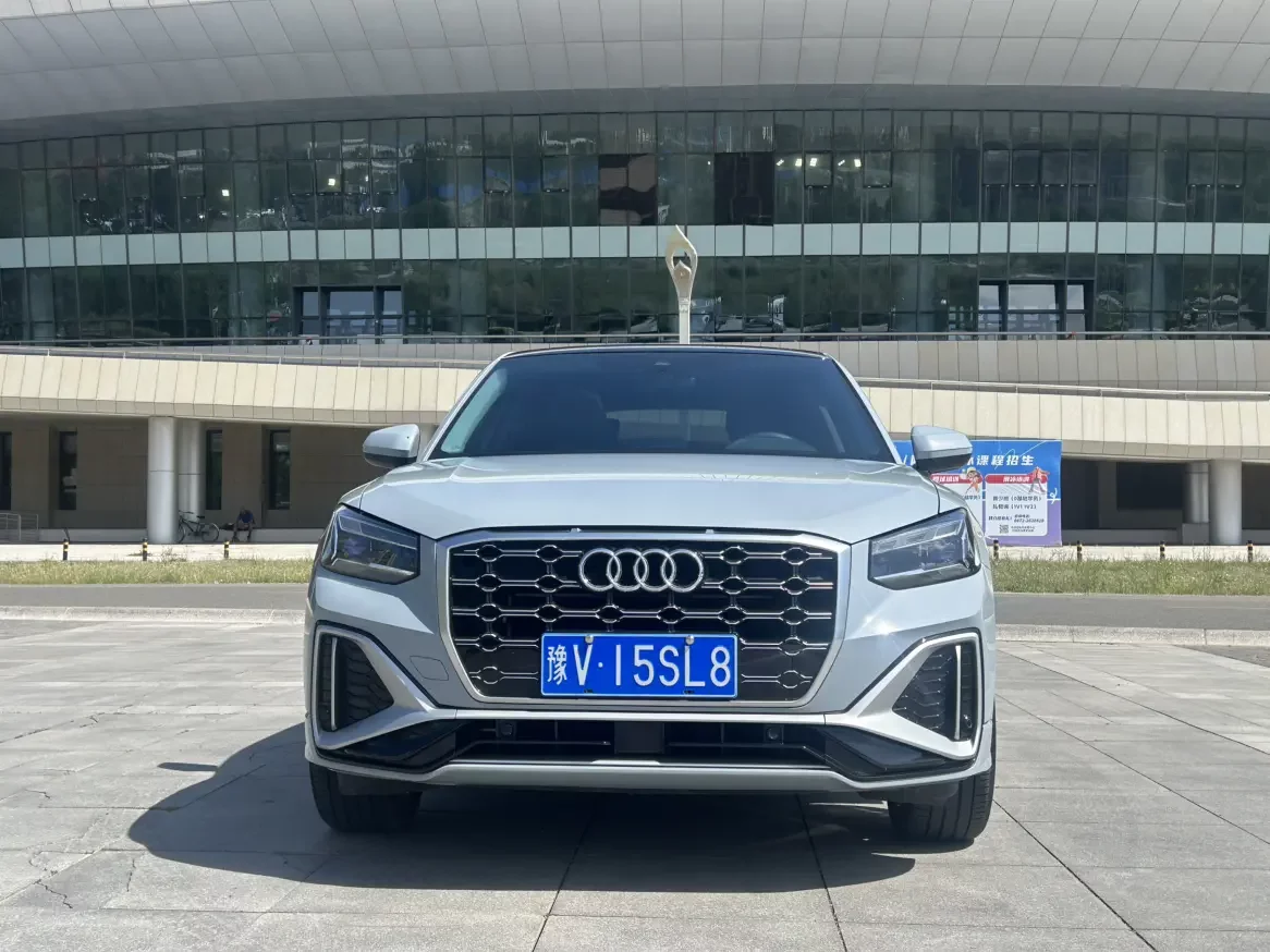 Audi Q2L