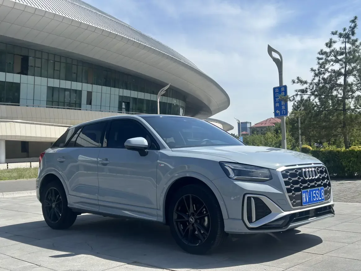 Audi Q2L