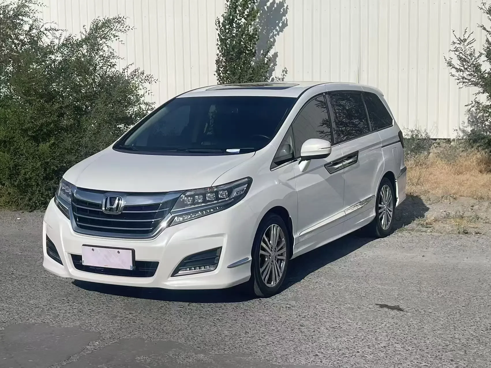 Honda Elysion (Alison)  из Китая