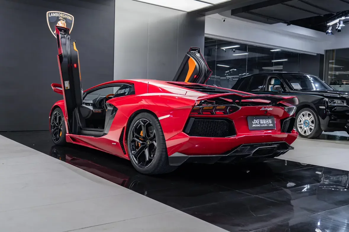 Lamborghini Aventador
