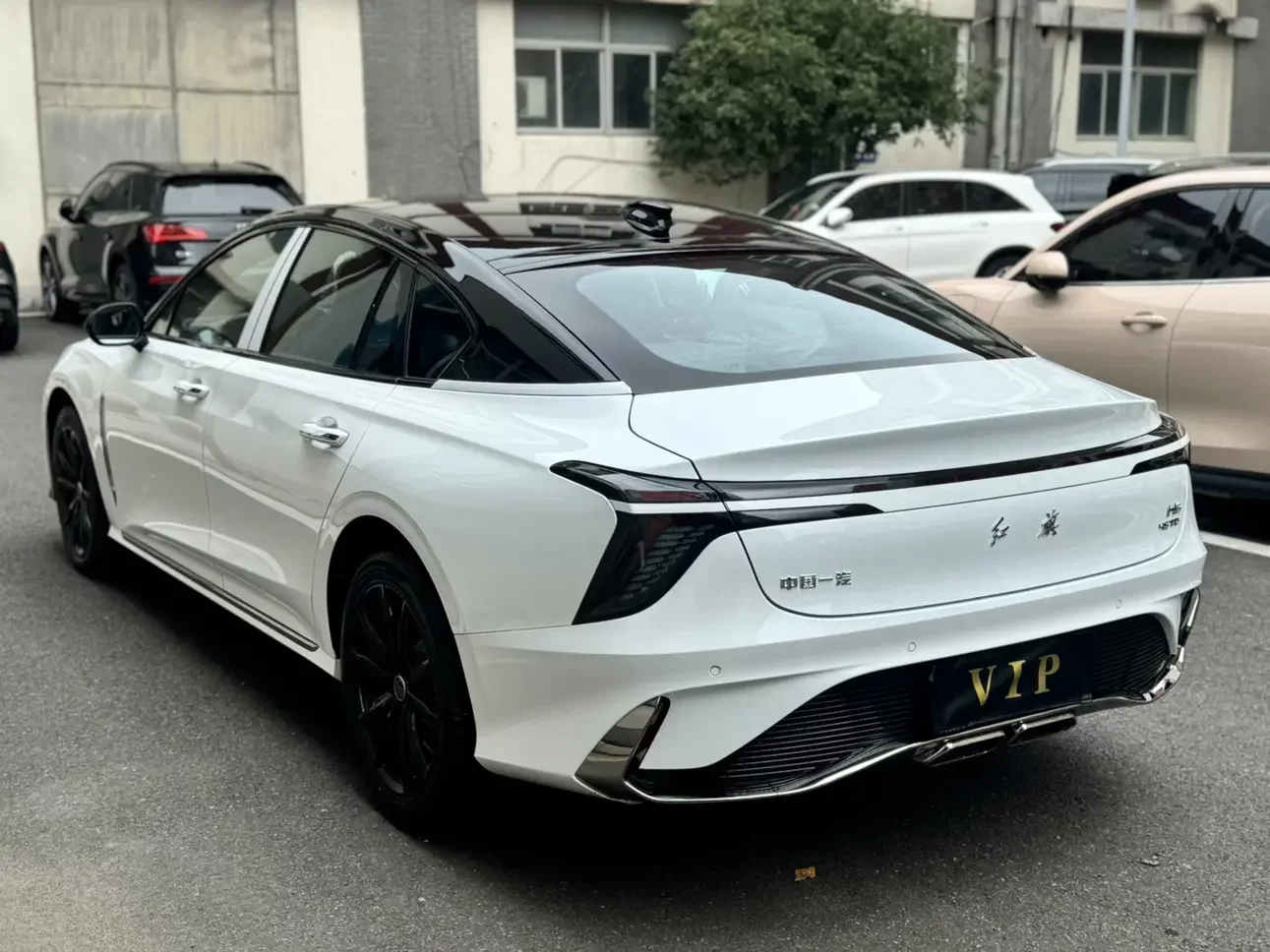Hongqi H6