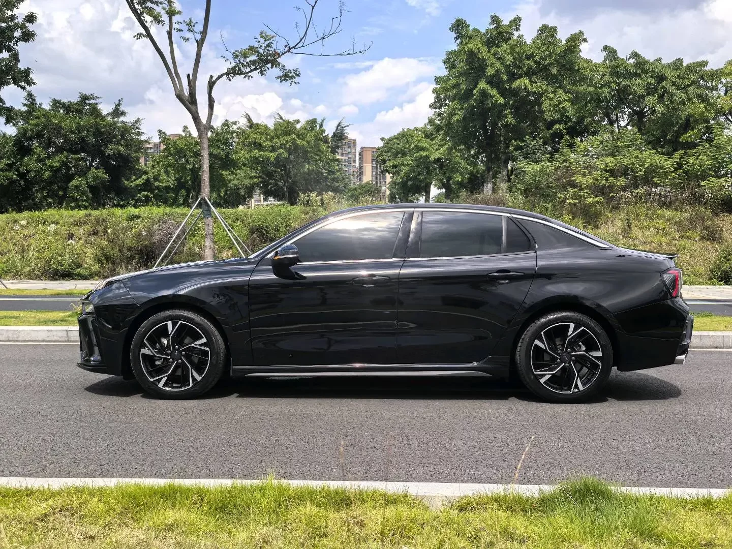 Lynk & Co 03