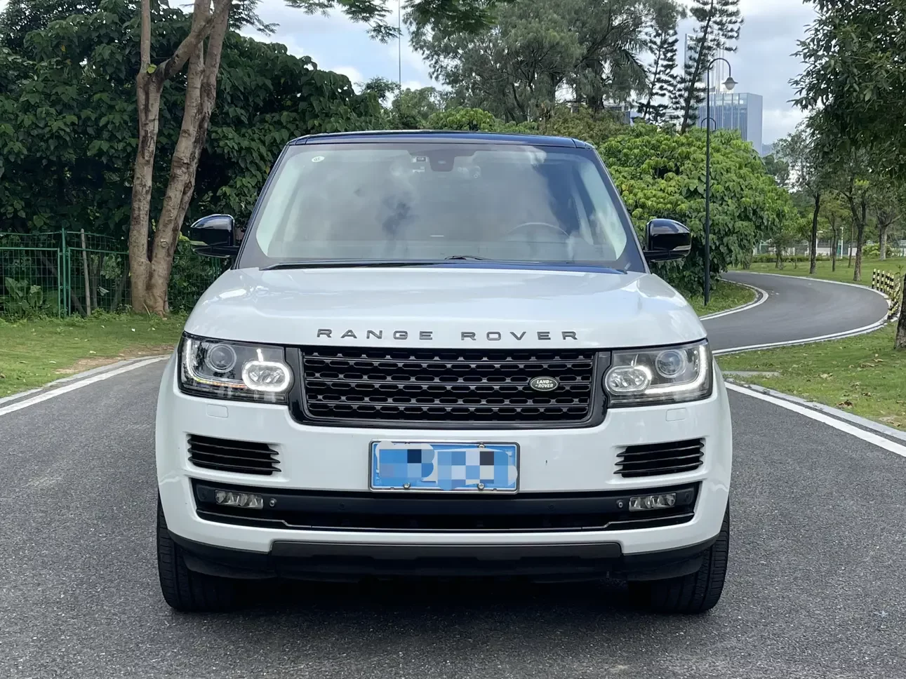 Land Rover range rover