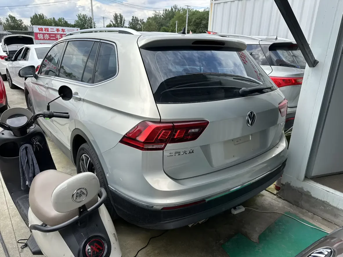 Volkswagen Tiguan L