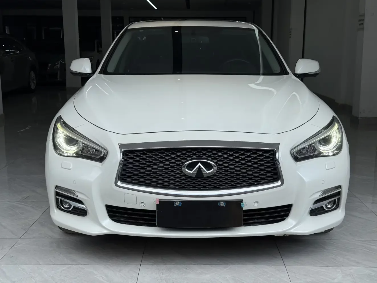 Infiniti Q50L