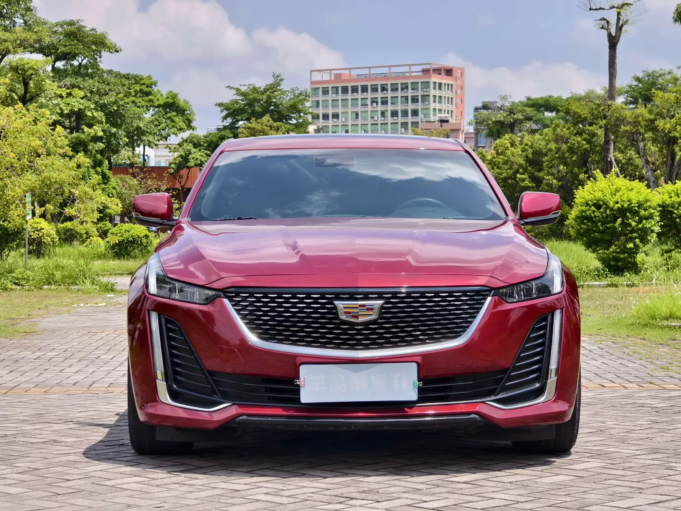 Cadillac CT5  из Китая