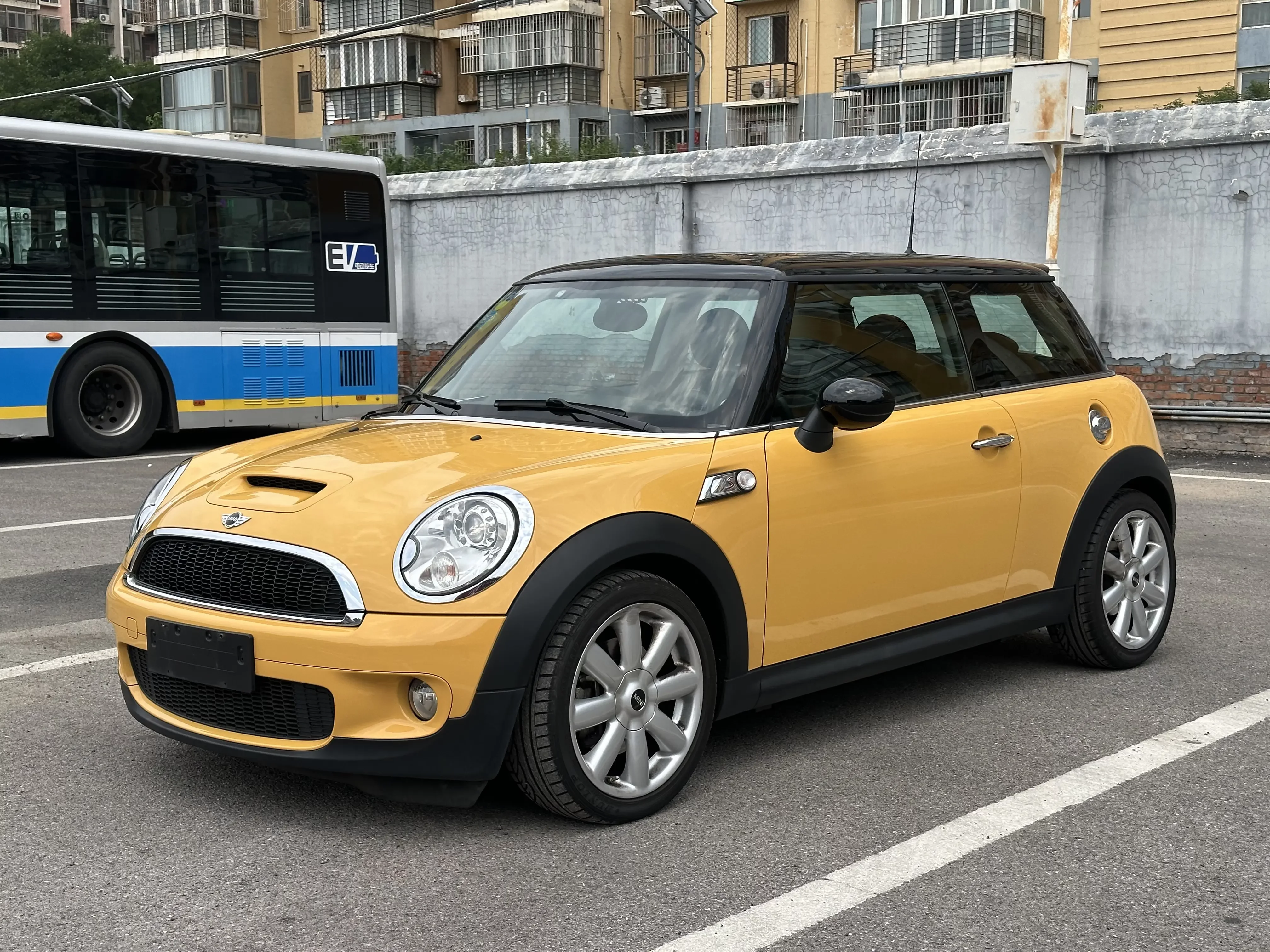 MINI CLUBMAN