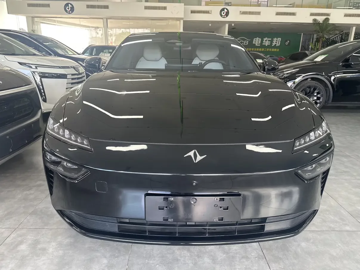 Dongfeng Yipai 007  из Китая