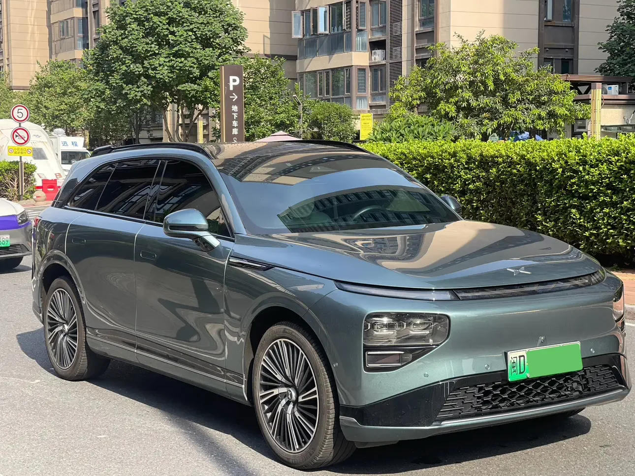 Xpeng G9